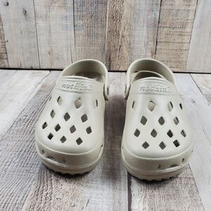 NothinZ Kids Unisex Beige Clogs Size 3 Youth New Size 5 Womens